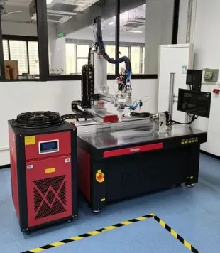Máquina de soldagem a laser com plataforma automática​